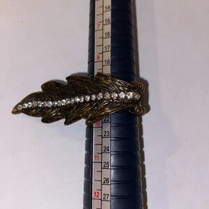 Unisex Leaf Stretch Ring with Clear Stones Adorning the Center of the Ring OS